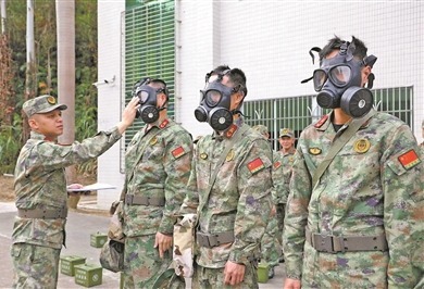 筑牢安全防線 提升應(yīng)急能力——廣東省紫金縣人武部深入開展群眾性練兵活動，扎實組織防毒面具使用訓(xùn)練